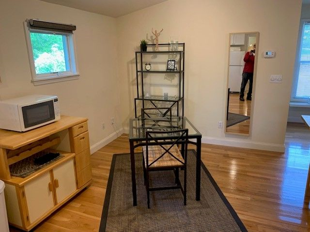 Walk to the Bridge Road shops and restaurants and Carriage Path to downtown from this cute studio ap - Photo 10