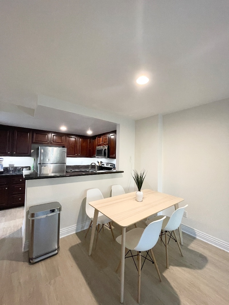 Prime location in La Jolla, near hospitals and UCSD with AC /heat - Photo 3