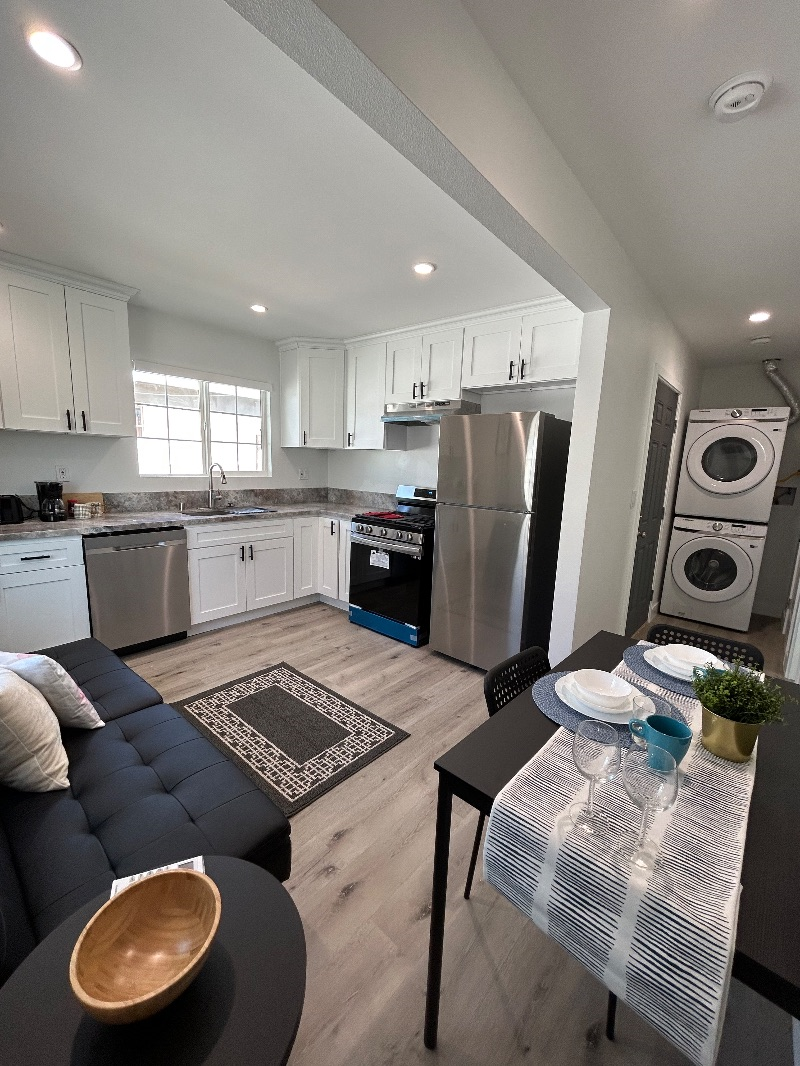 New Entire Unit near Culver City, w parking space - Photo 2
