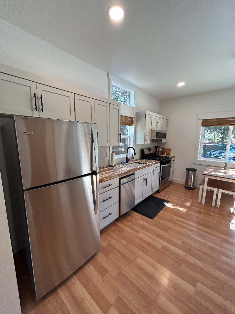 Juniper house cozy located SW Bend | Furnished Finder