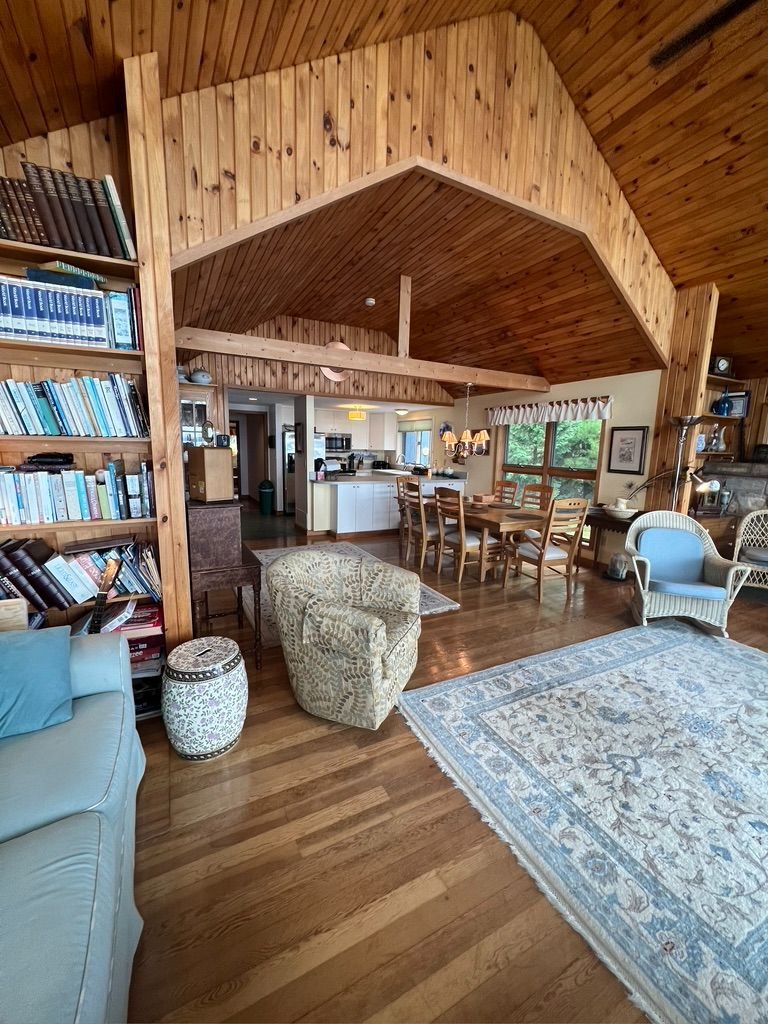 Serene 2 bedroom house on Lake Champlain near Middlebury- winter season rental - Photo 4