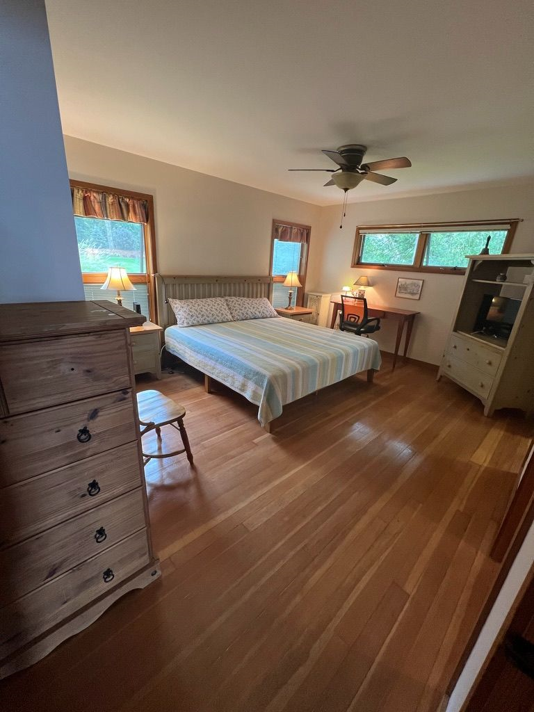 Serene 2 bedroom house on Lake Champlain near Middlebury- winter season rental - Photo 5