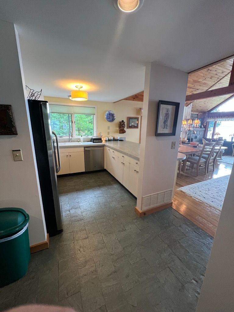 Serene 2 bedroom house on Lake Champlain near Middlebury- winter season rental - Photo 6