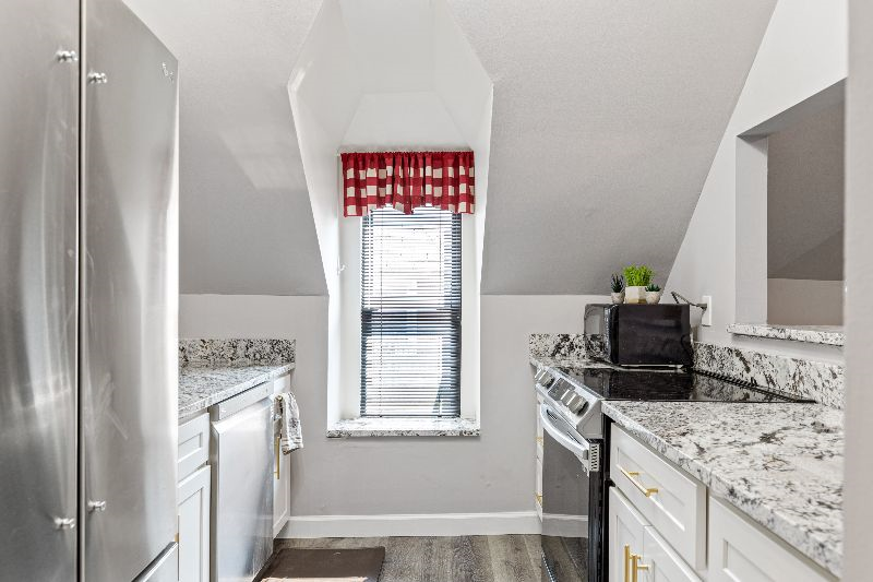 Safe, Spacious, Central West End near Hospitals & Forest Park - Photo 9
