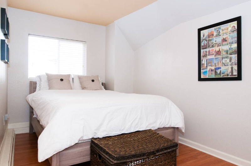 Cute 2 Bedroom 1 bath in Sunny Mission District! - Photo 4