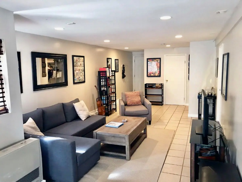 Cute 2 Bedroom 1 bath in Sunny Mission District! - Photo 2