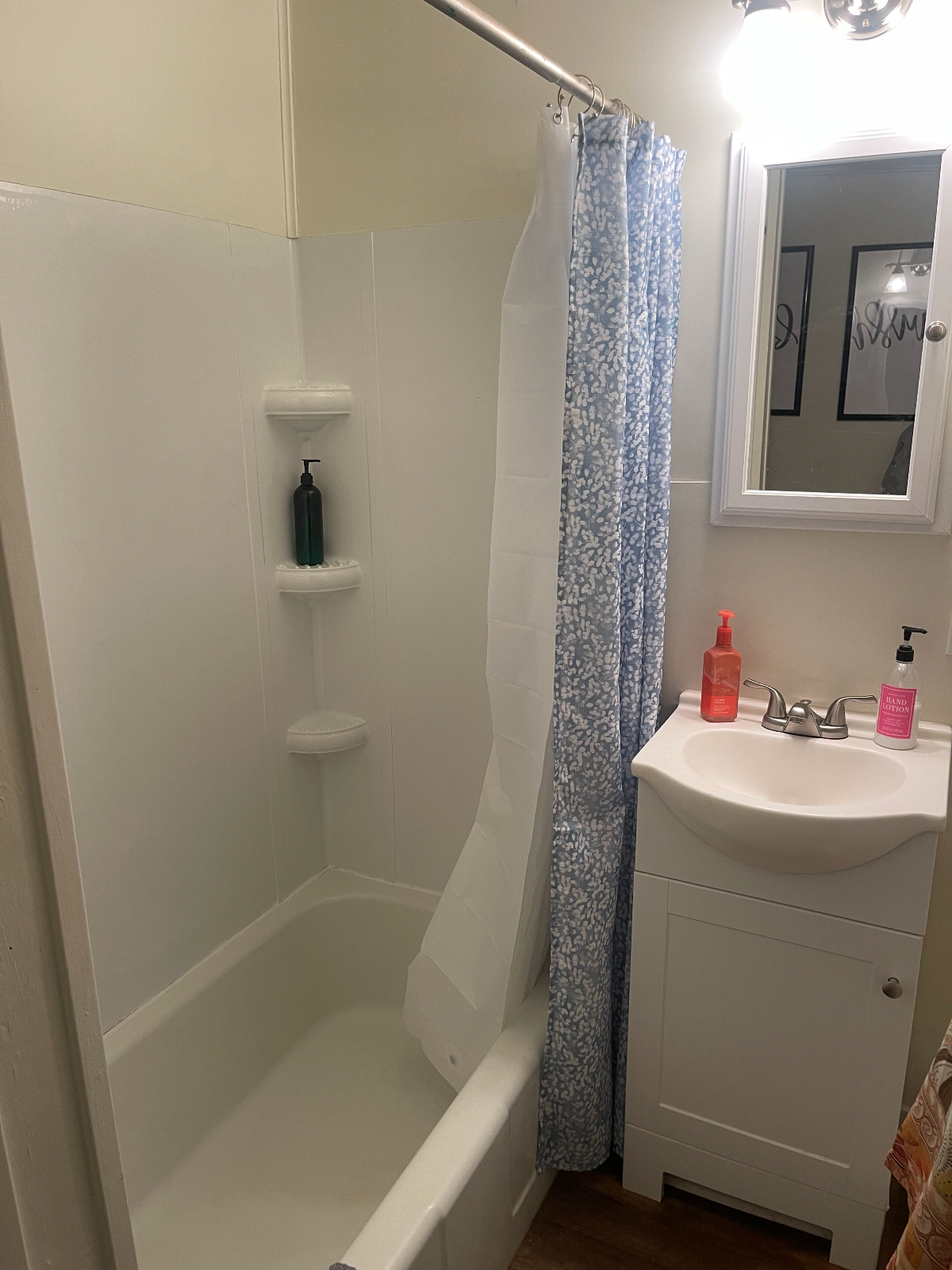 downtown Burlington apartment 77 4 - Photo 6