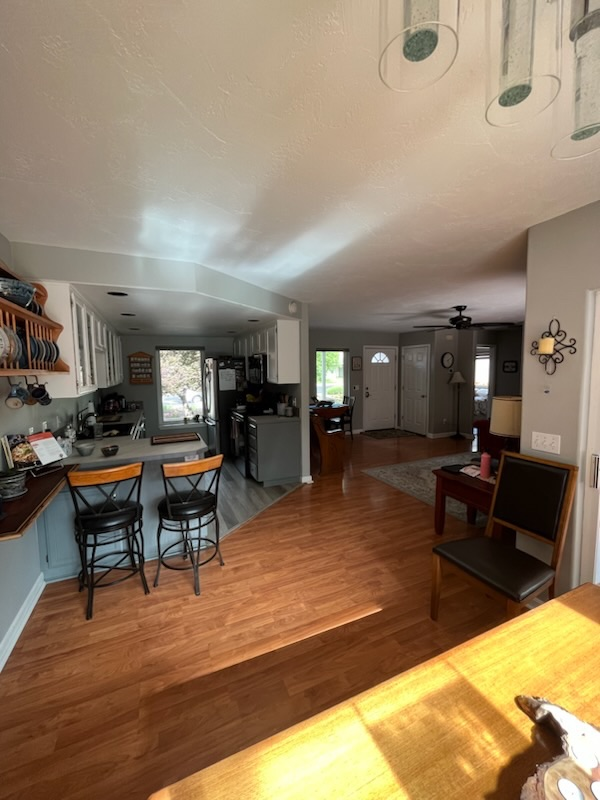 Fully furnished 3 bedroom home near St Charles, utilities included, pets negotiable - Photo 6