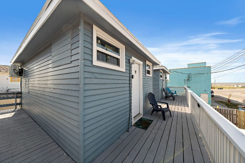 Cozy Cottage! Steps from Sand! Walk to the Beach! - Photo 4