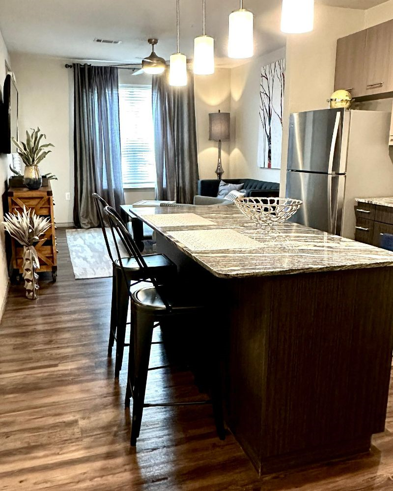 1 Bedroom Furnished Apartment by the Lake - Photo 2