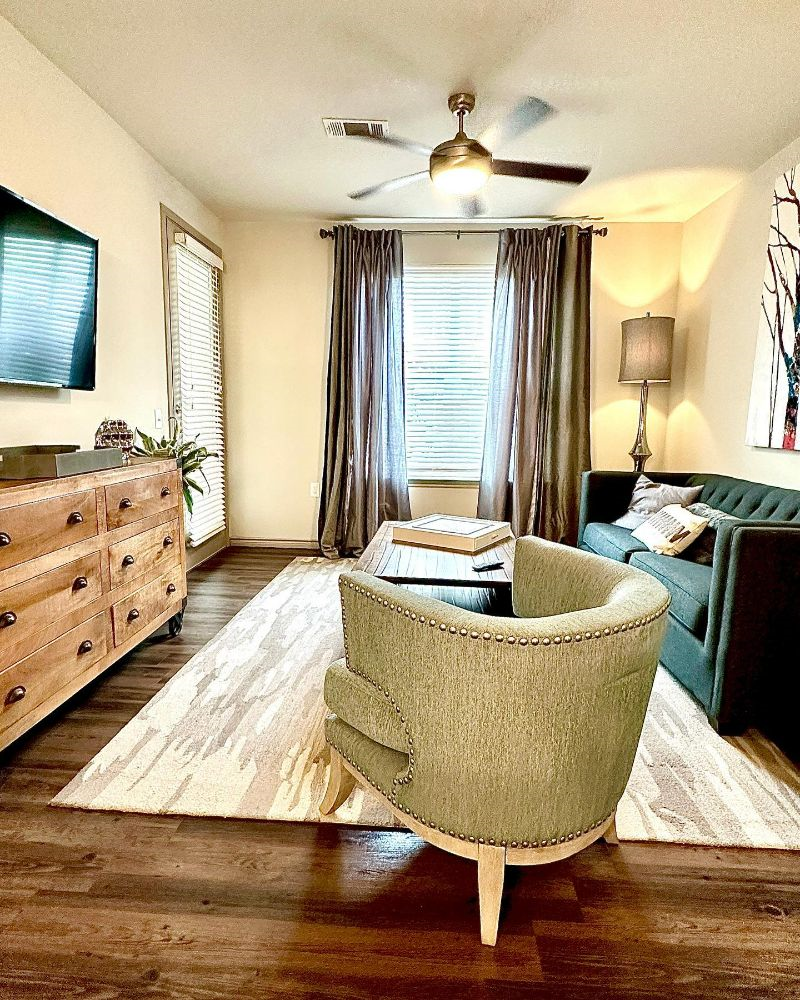 1 Bedroom Furnished Apartment by the Lake - Photo 4