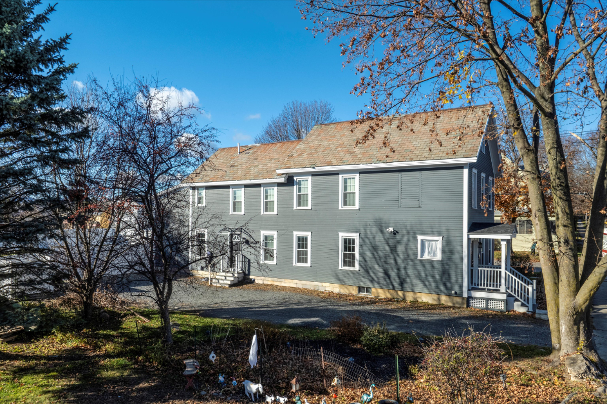 Open Concept 4- Bedroom, 3 Bath Home, Level 2 EV Charger, Hot Tub, Fenced Backyard - Photo 4