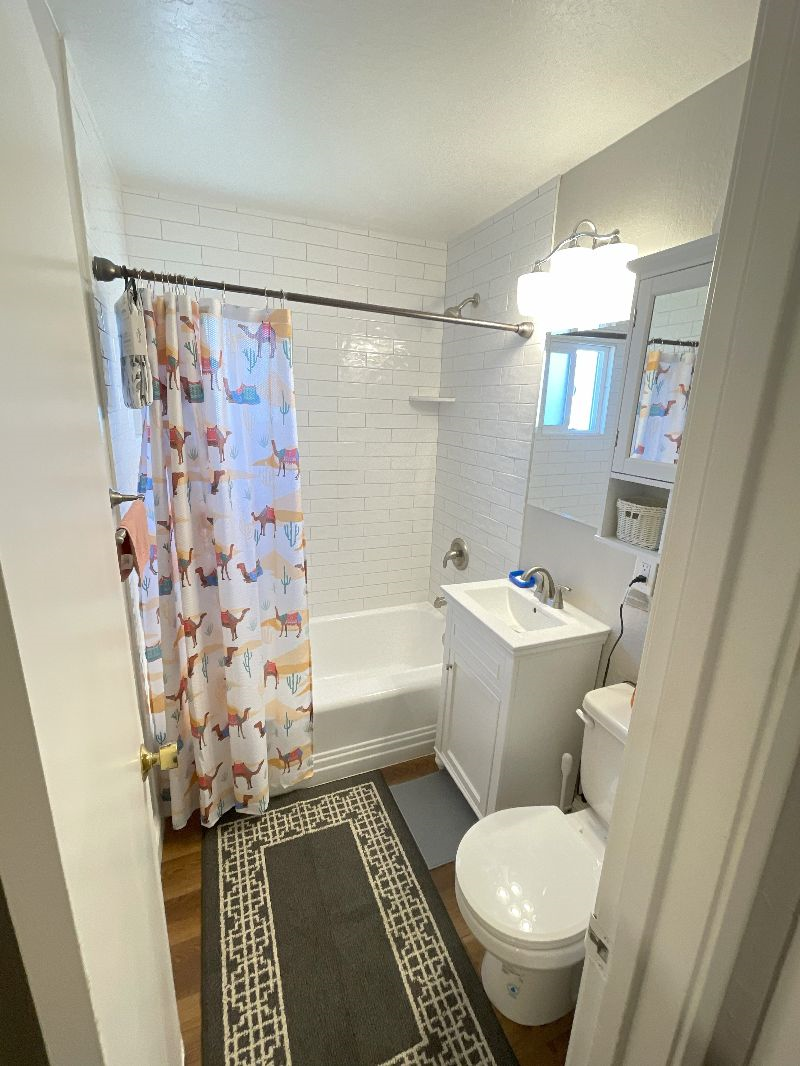 Furnished, 2BR 1BA Apt 4 near Rose Garden,... - Photo 6