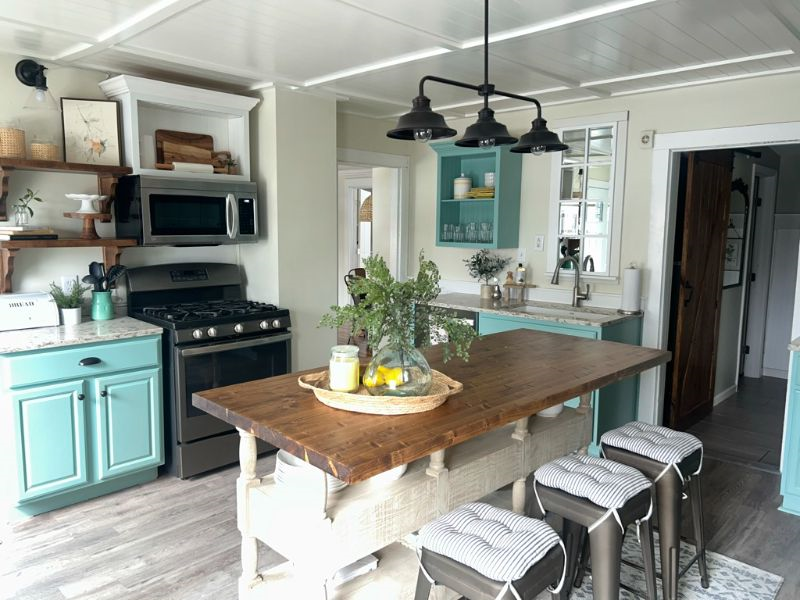 Village of Liverpool, Charming Home in Prime Location - Photo 6
