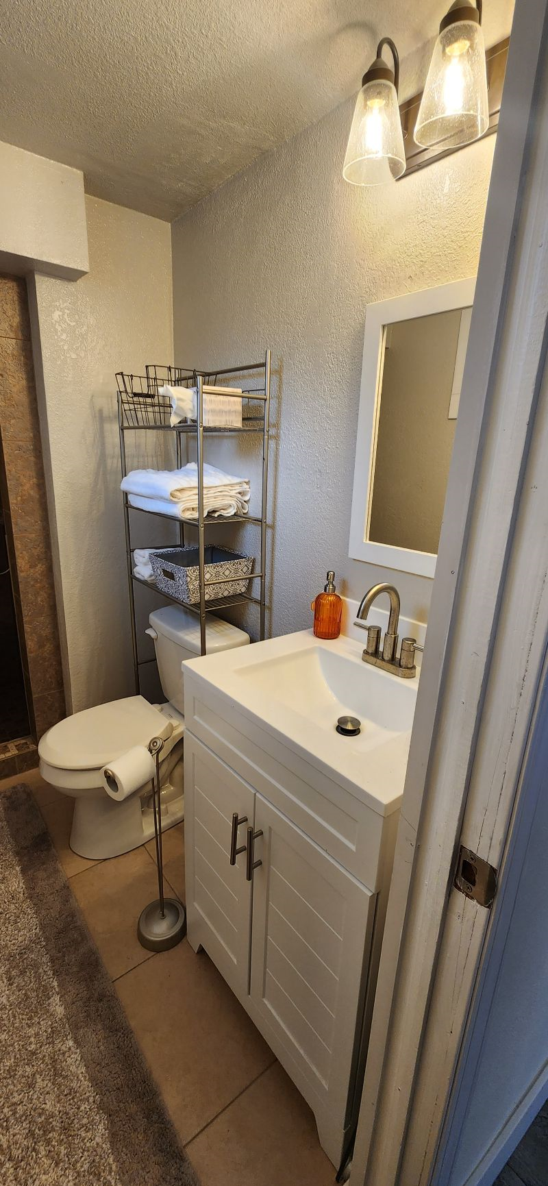 Private Basement Room - Photo 3