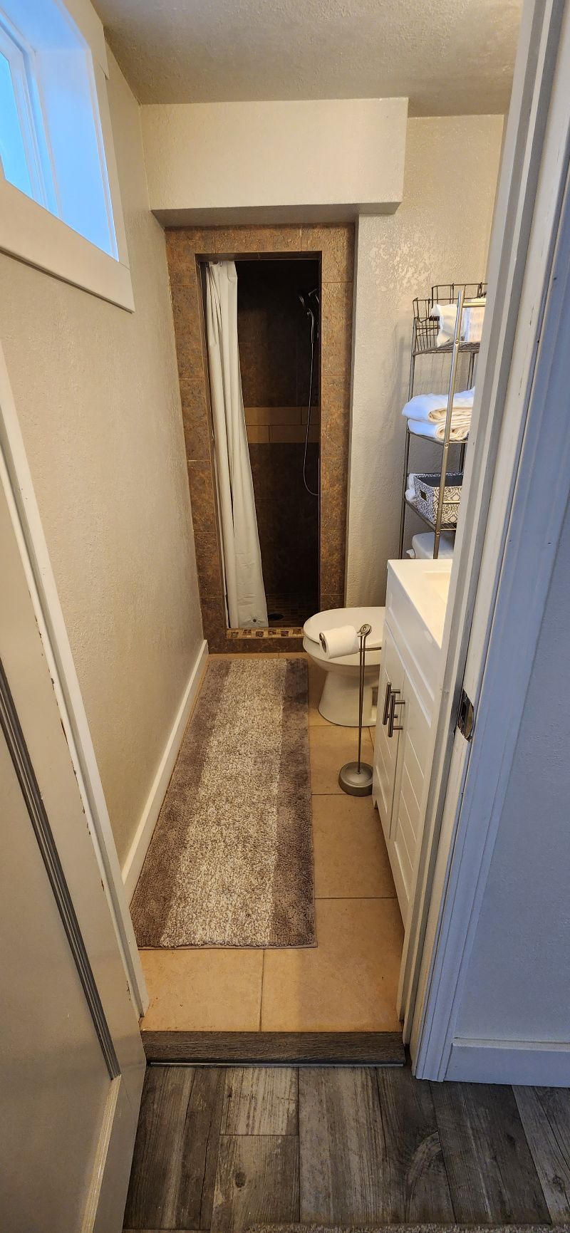 Private Basement Room - Photo 6
