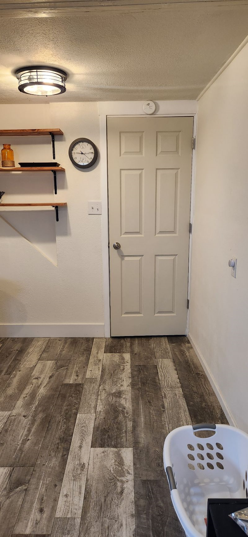 Private Basement Room - Photo 9