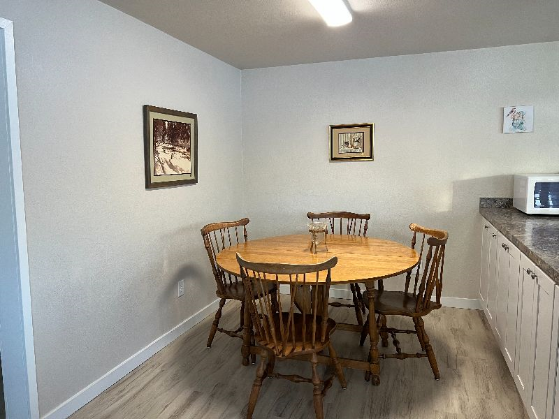 Comfortable Home Close to Sage West - Photo 4