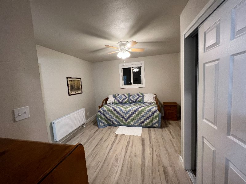 Comfortable Home Close to Sage West - Photo 8