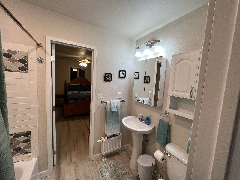 Comfortable Home Close to Sage West - Photo 9