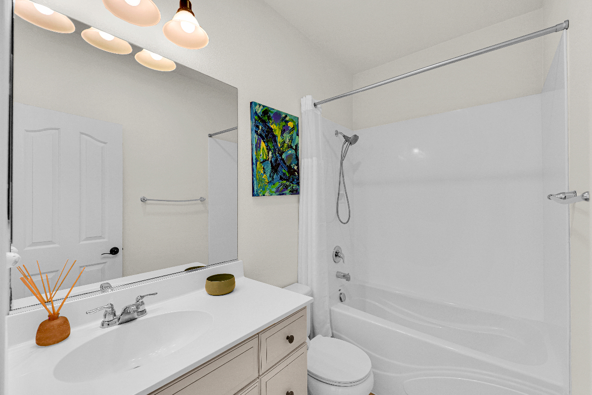 3rd floor Mini-Master Room Private Bath - Photo 3
