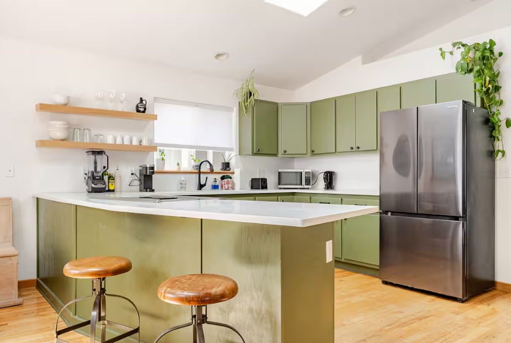 Charming 3BR Westside Bend Home - Photo 3
