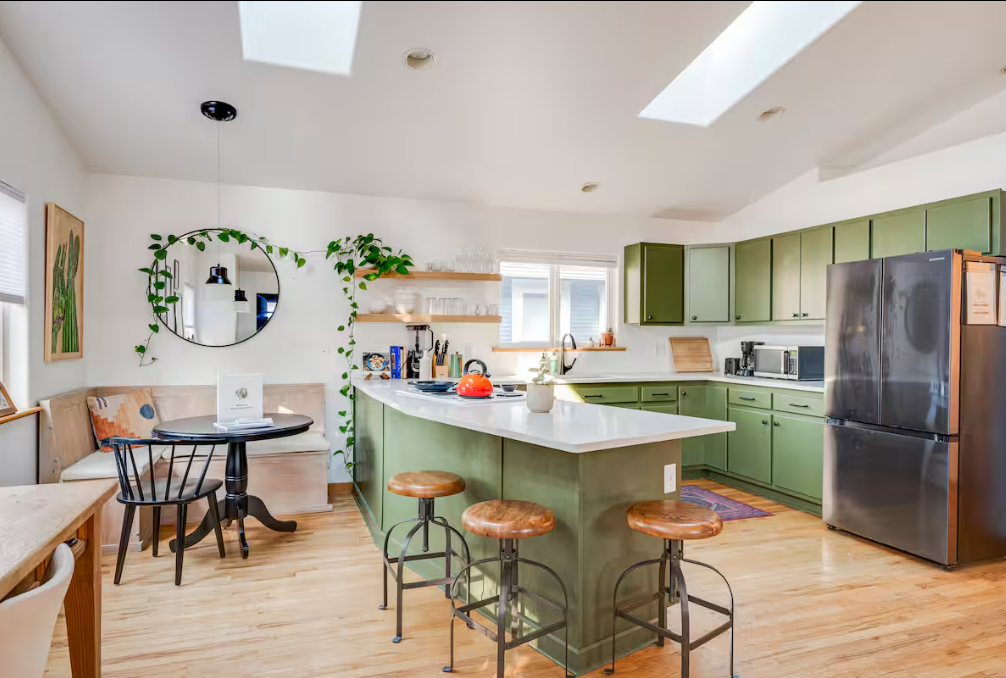 Charming 3BR Westside Bend Home - Photo 2