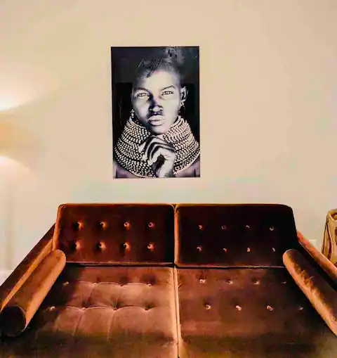 Noir Budoir: Private Room, Hot Tub Access - Photo 3