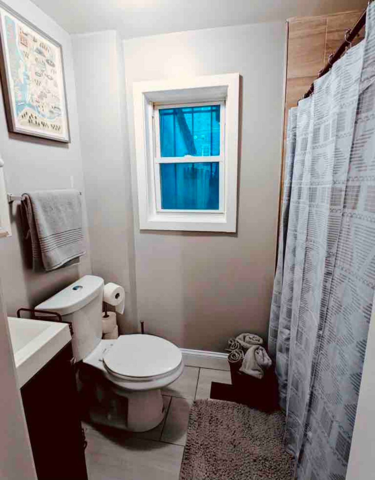Noir Budoir: Private Room, Hot Tub Access - Photo 5