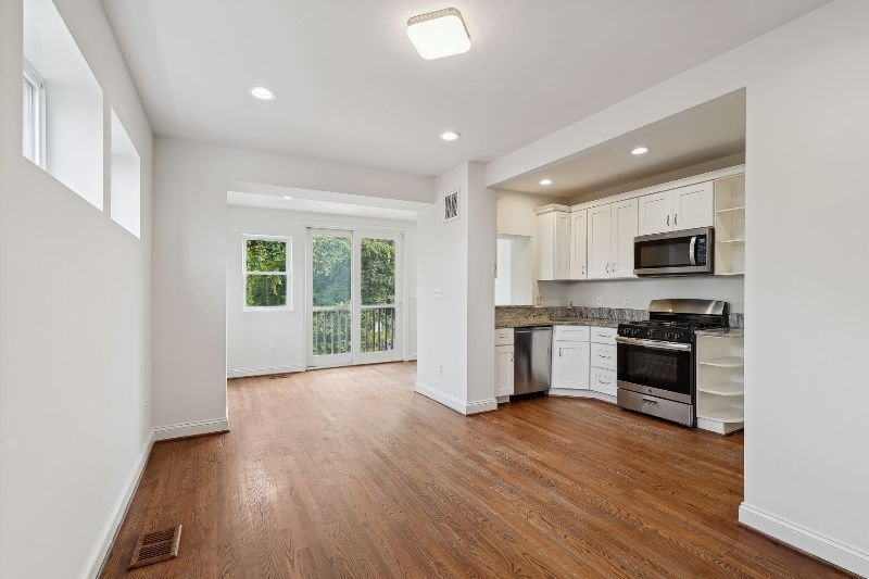 Newly renovated house near to public transport and downtown DC and hospitals - Photo 3