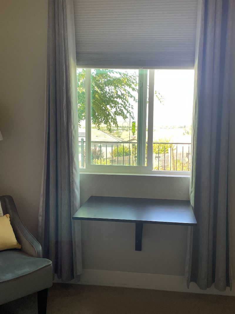 Room with private bath in Quiet Secure Neighborhood perfect for travel nurse close to many hospitals - Photo 6