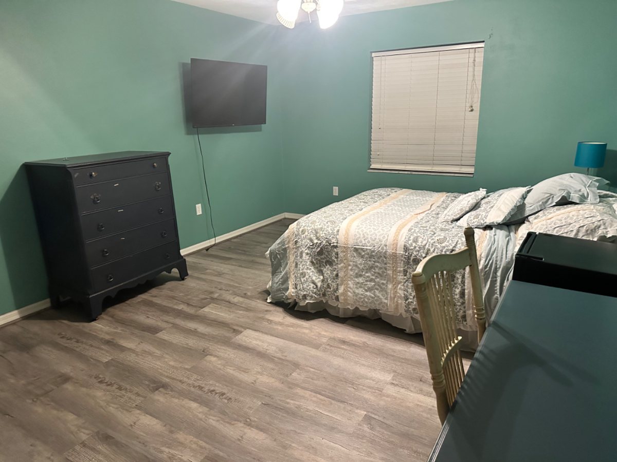 Private Room B in Space Coast Retreat