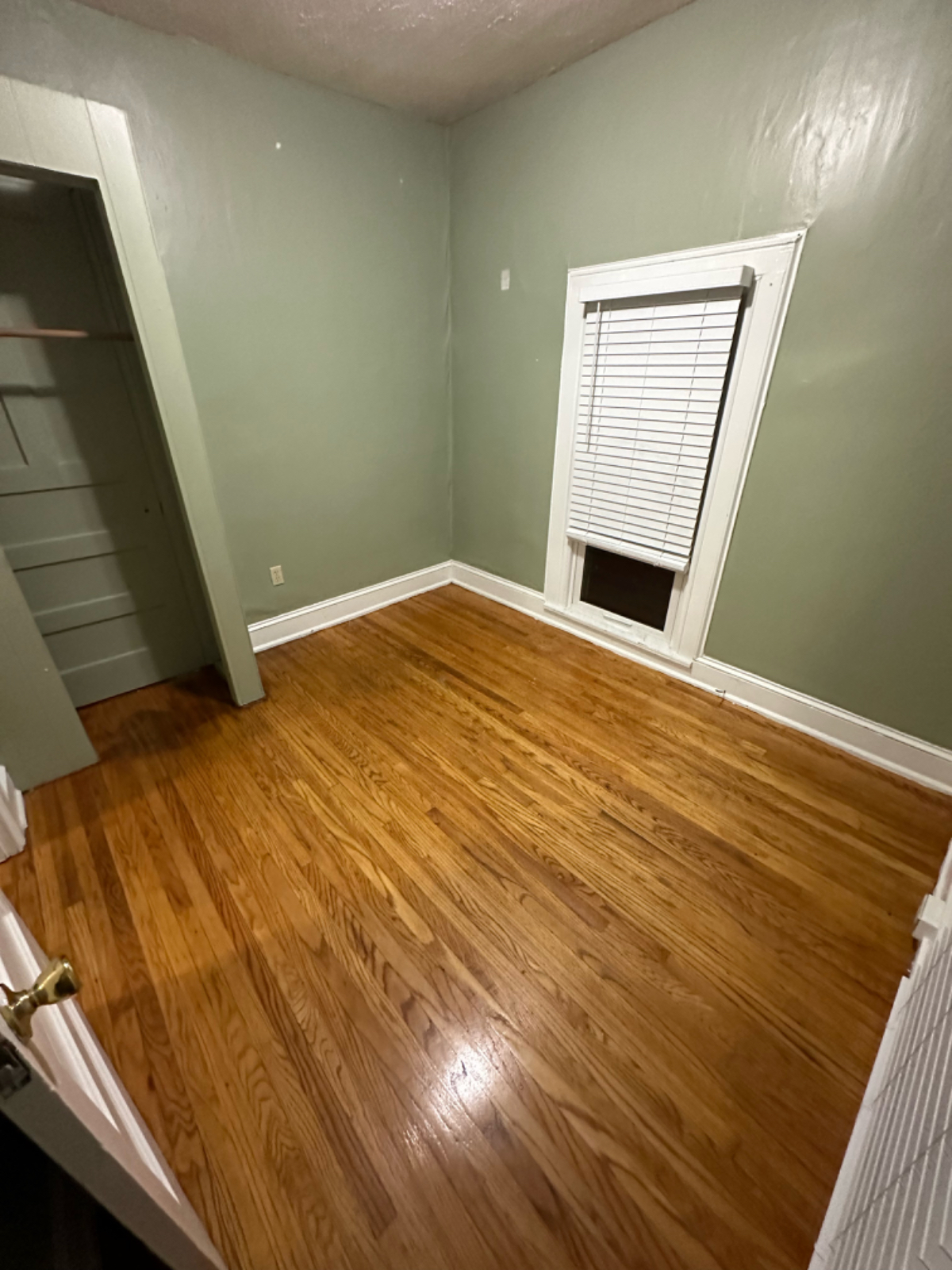 3 Bedroom Apartment in Ideal Location- 2nd Floor - Photo 11
