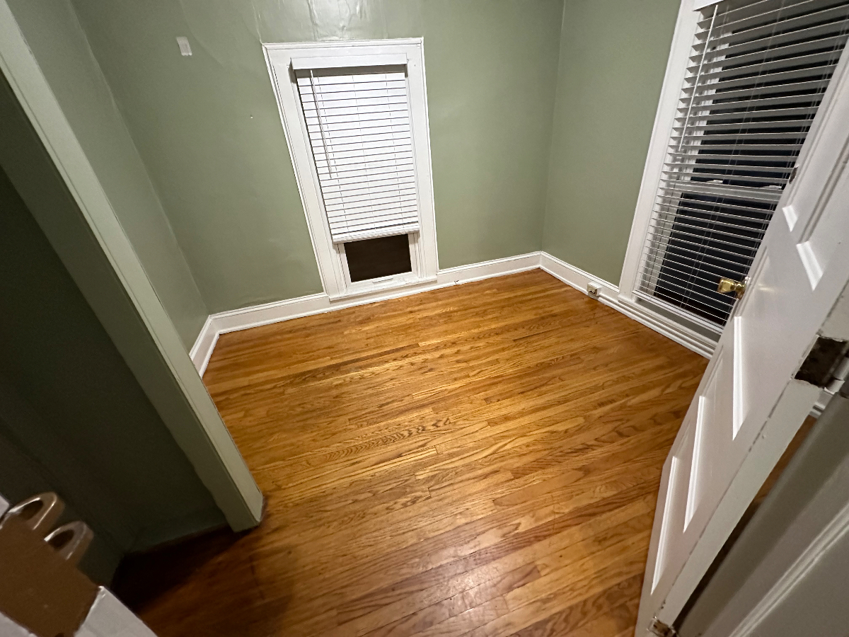 3 Bedroom Apartment in Ideal Location- 2nd Floor - Photo 12