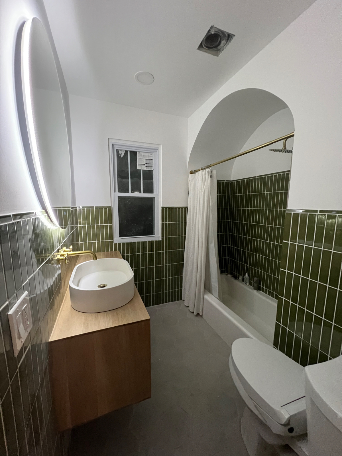 Three Bedroom unit near University - Photo 6