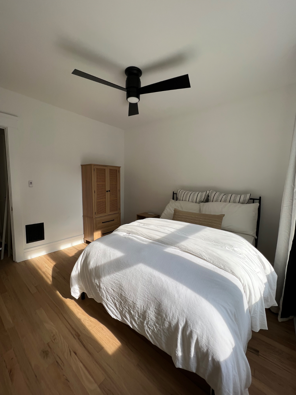 Three Bedroom unit near University - Photo 2