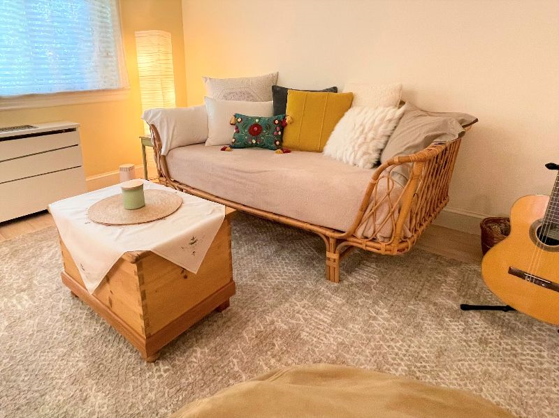 GORGEOUS private condo (PARKING SPACE/LAUNDRY INCLUDED) - Photo 6