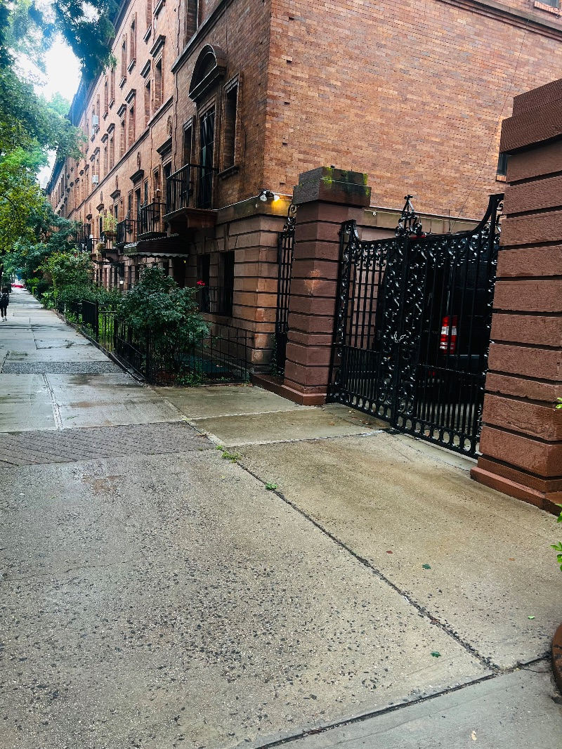 Best Manhattan Deal Strivers Row Townhouse - Photo 2