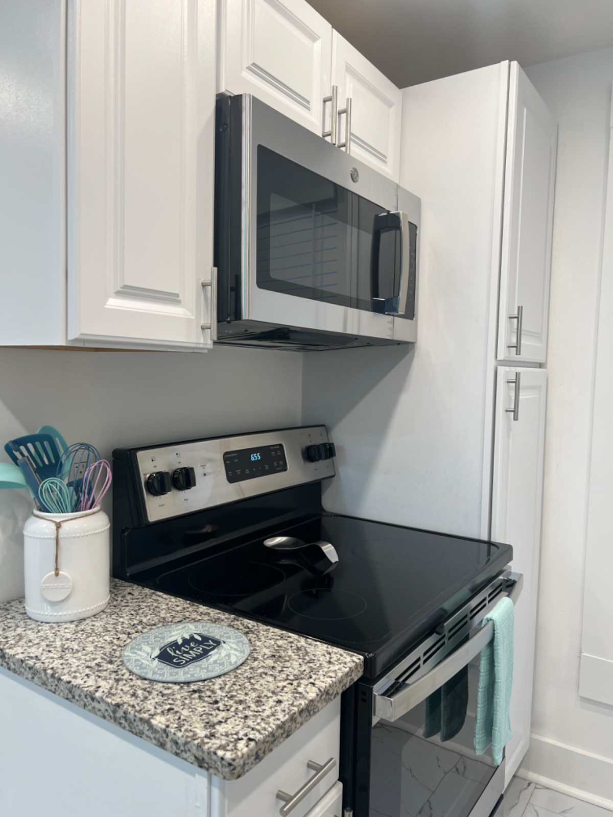 Fully Renovated Home in the Neighborhood of the Arts - Close to Strong and RGH - Photo 10