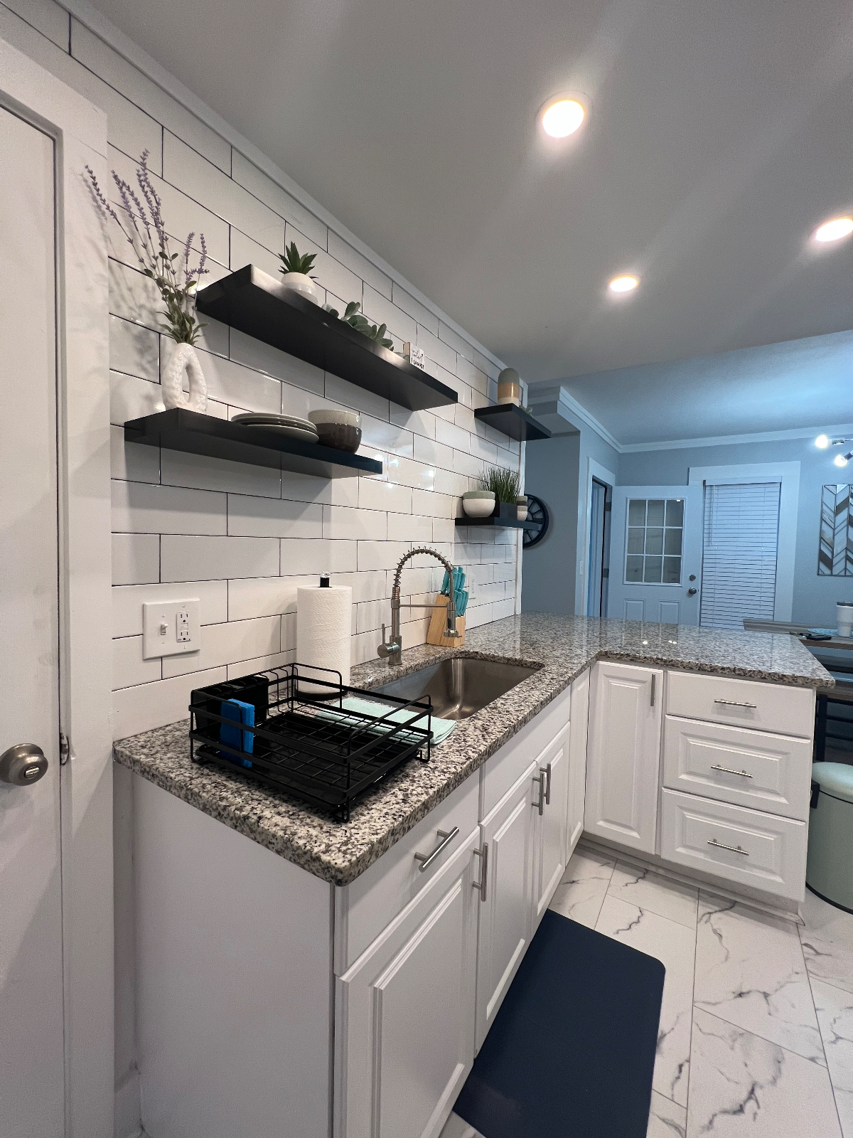 Fully Renovated Home in the Neighborhood of the Arts - Close to Strong and RGH - Photo 8