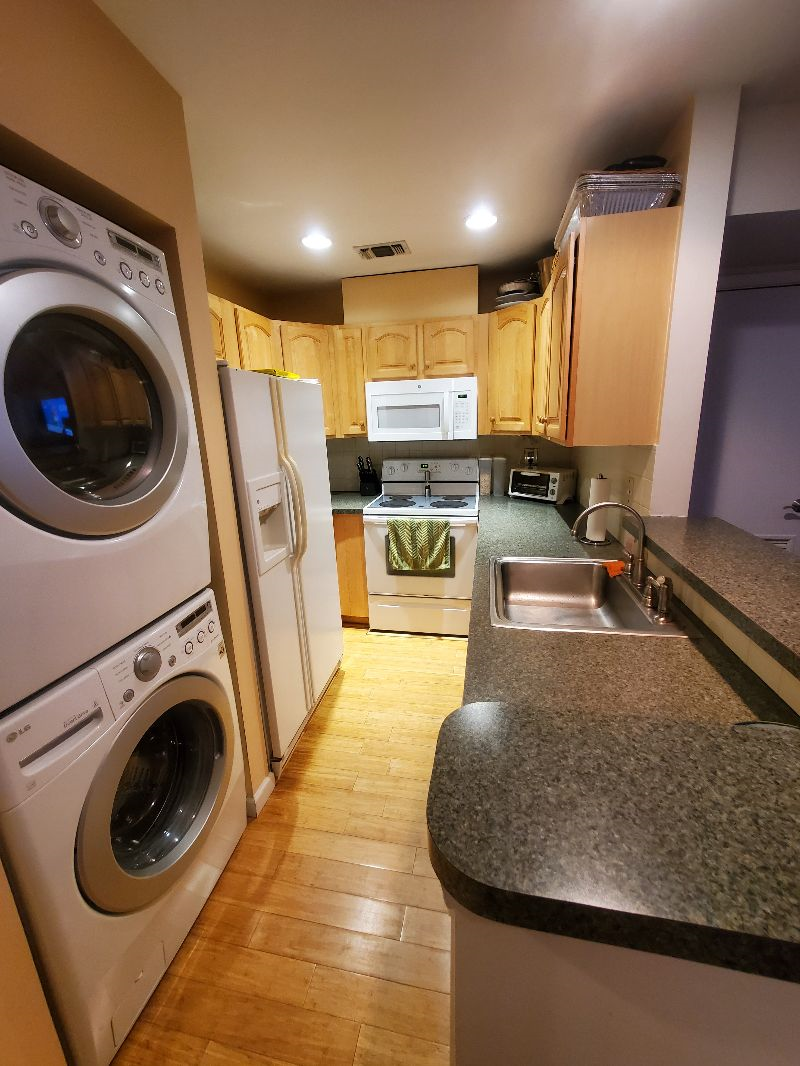 Gorgeous 2 Bedroom/2 Bath Townhouse Just Steps From The Beach - Photo 3