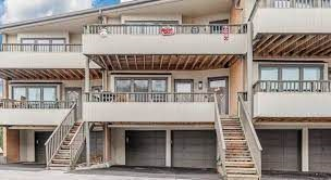 Gorgeous 2 Bedroom/2 Bath Townhouse Just Steps From The Beach - Photo 11