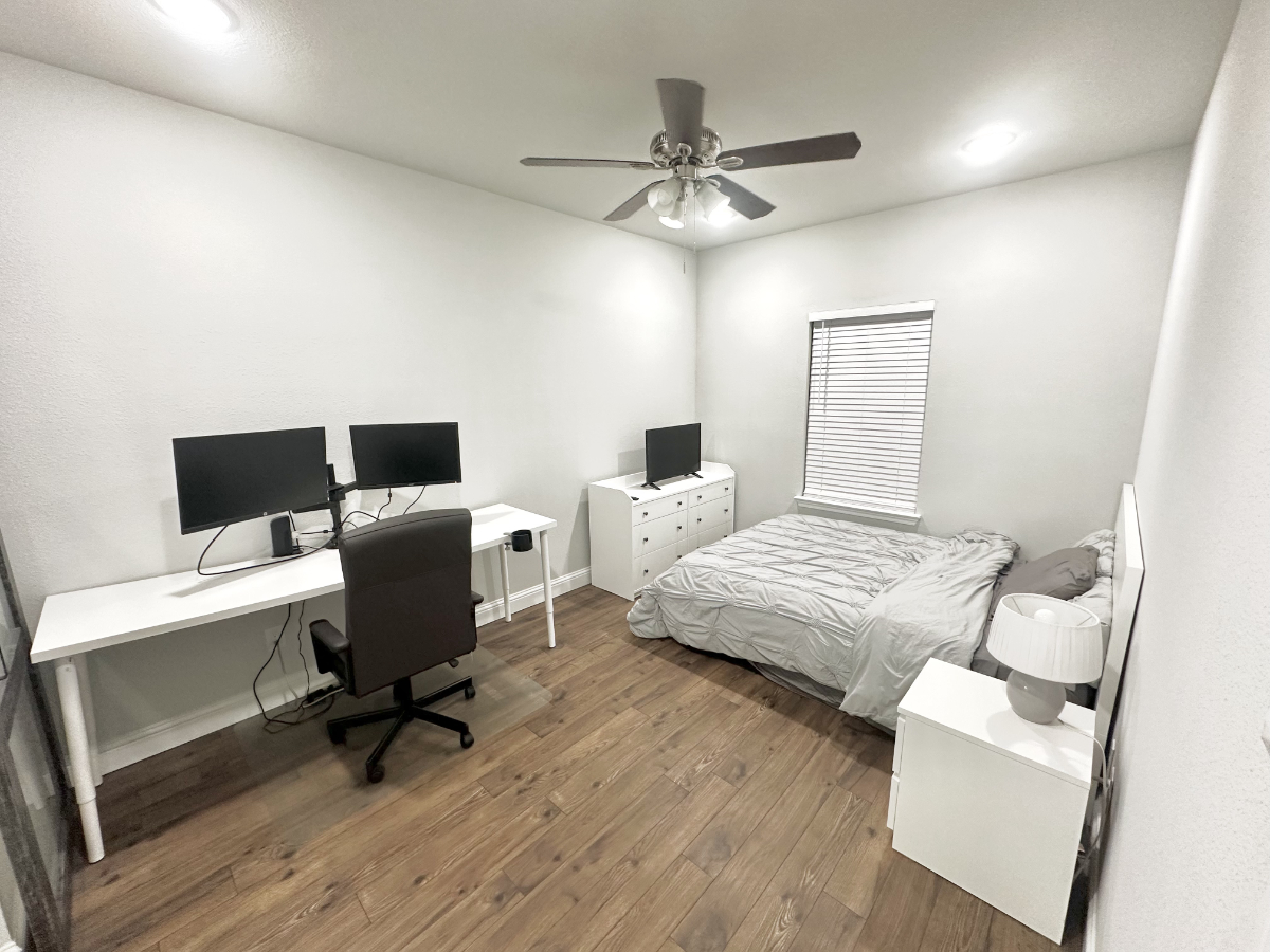 Private Room for Travel Workers/Students