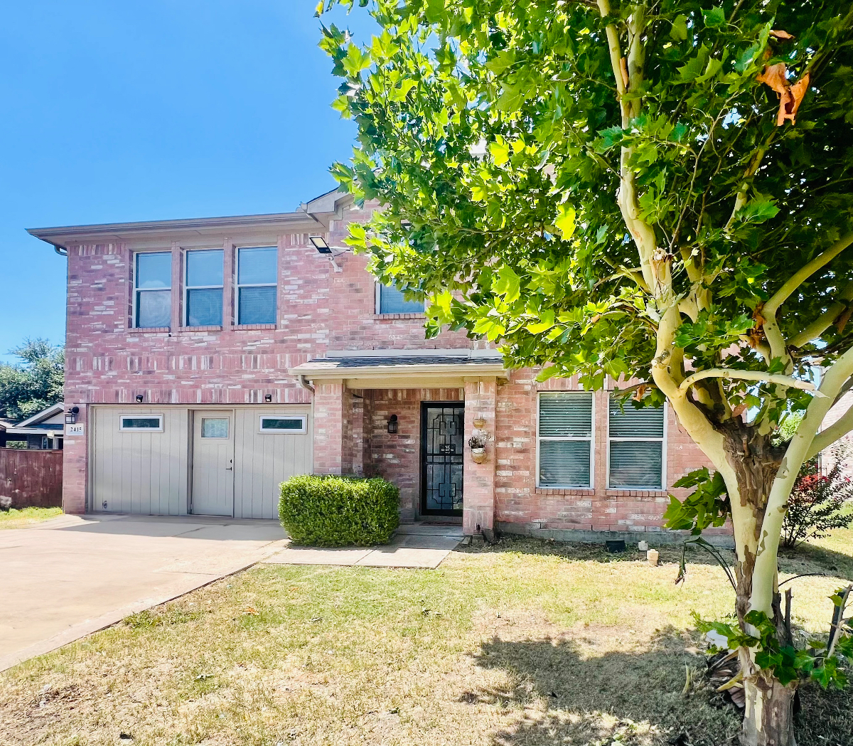 4br2.5ba Fully Furnished Home W/utilities included