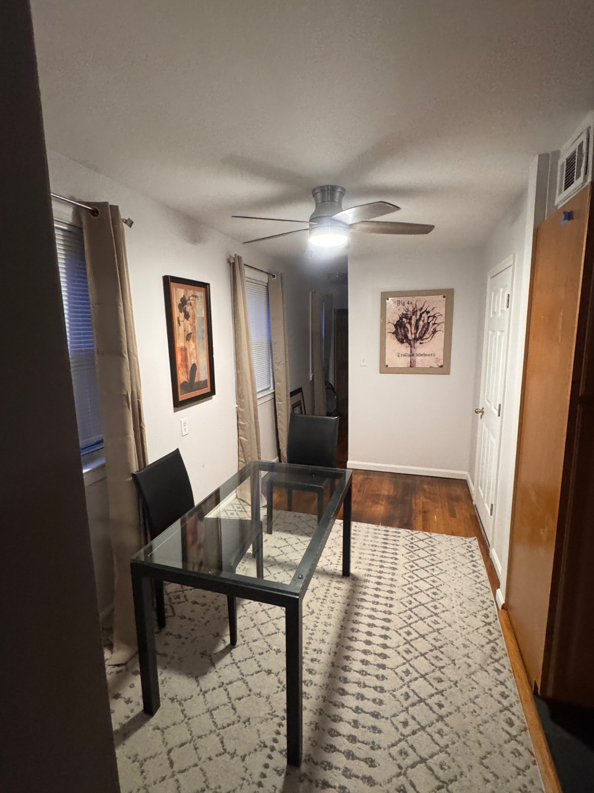 Furnished newly renovated 2 bed, 2 bath, secure parking apt - Photo 3
