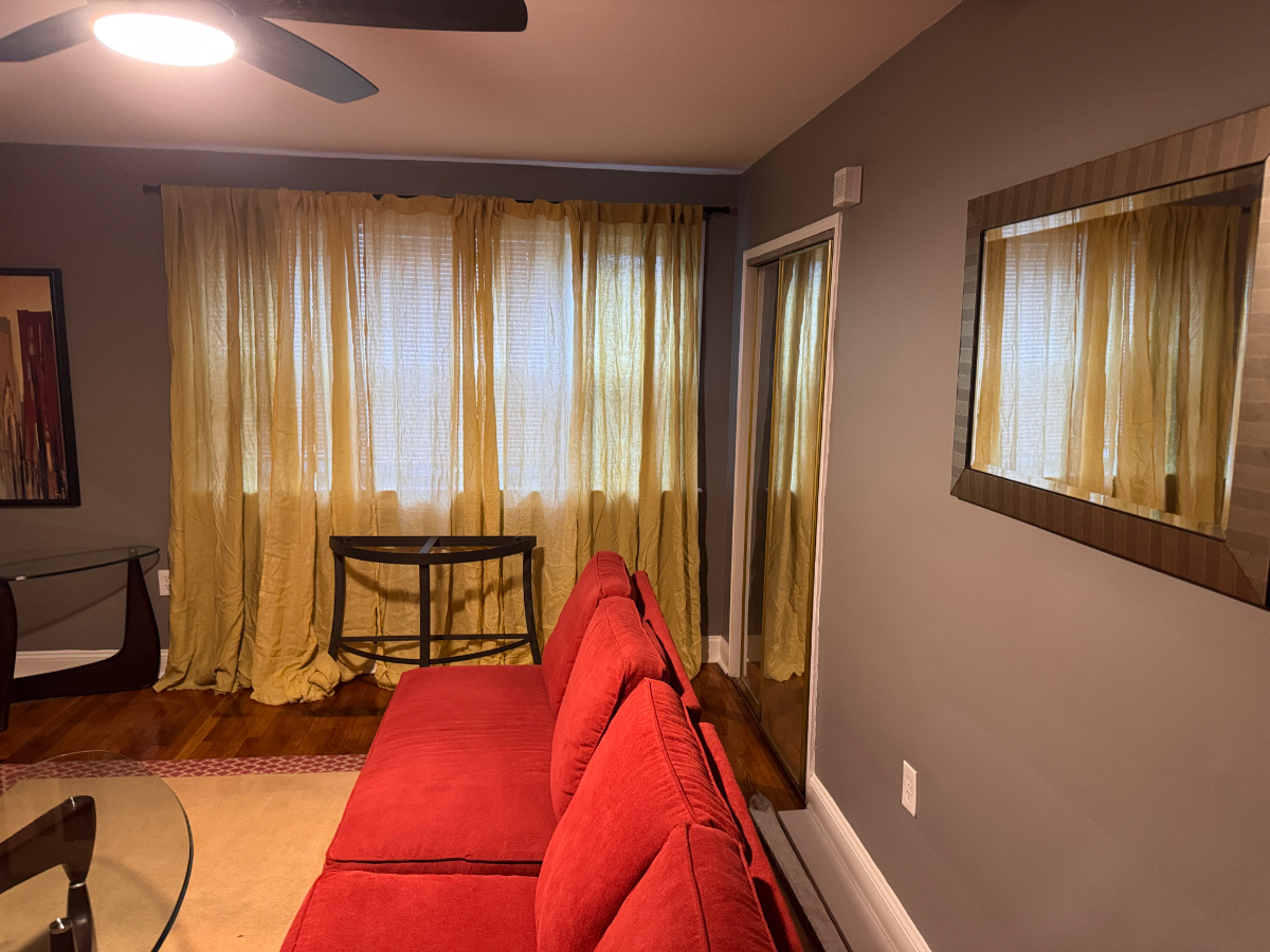 Furnished newly renovated 2 bed, 2 bath, secure parking apt - Photo 5