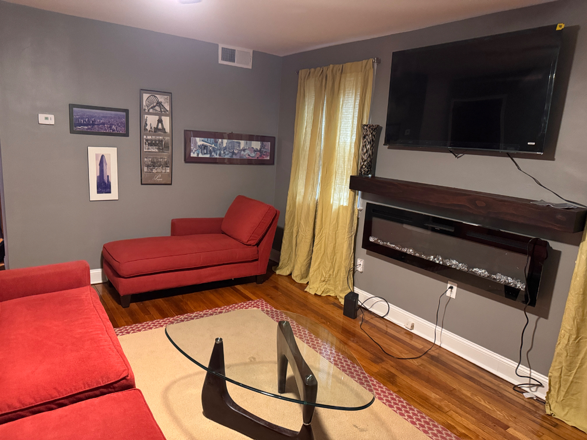 Furnished newly renovated 2 bed, 2 bath, secure parking apt - Photo 8