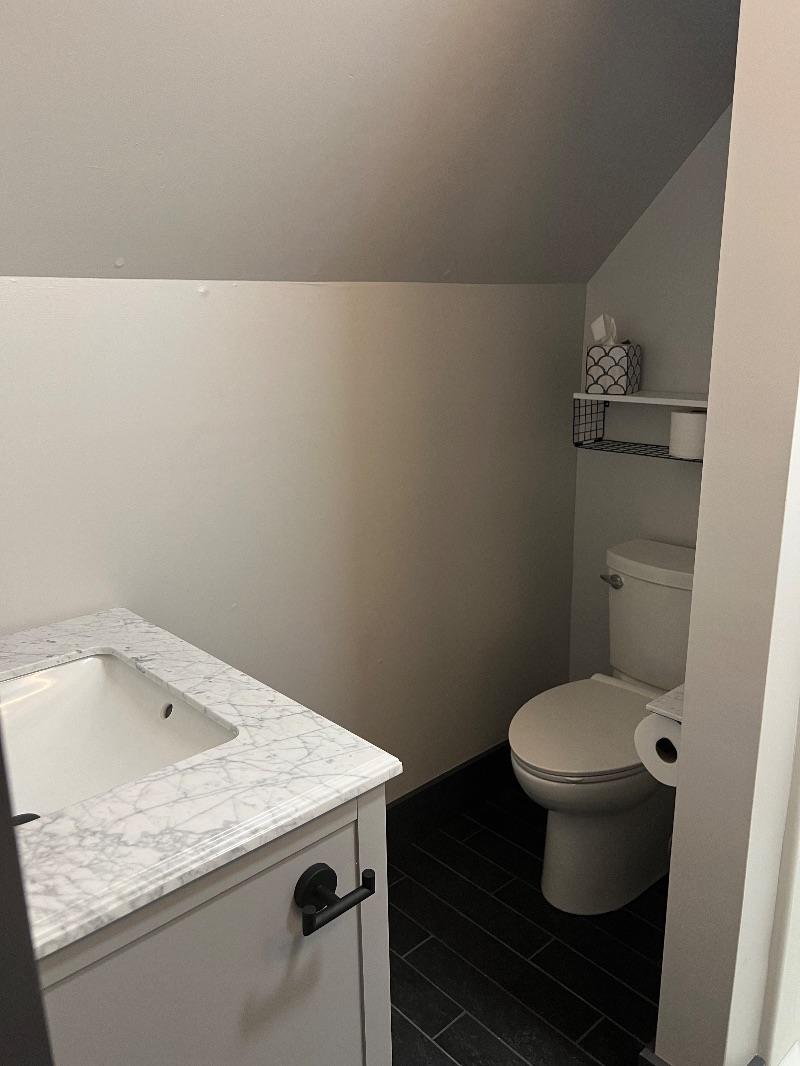 Recently Renovated Quiet Studio - Photo 10