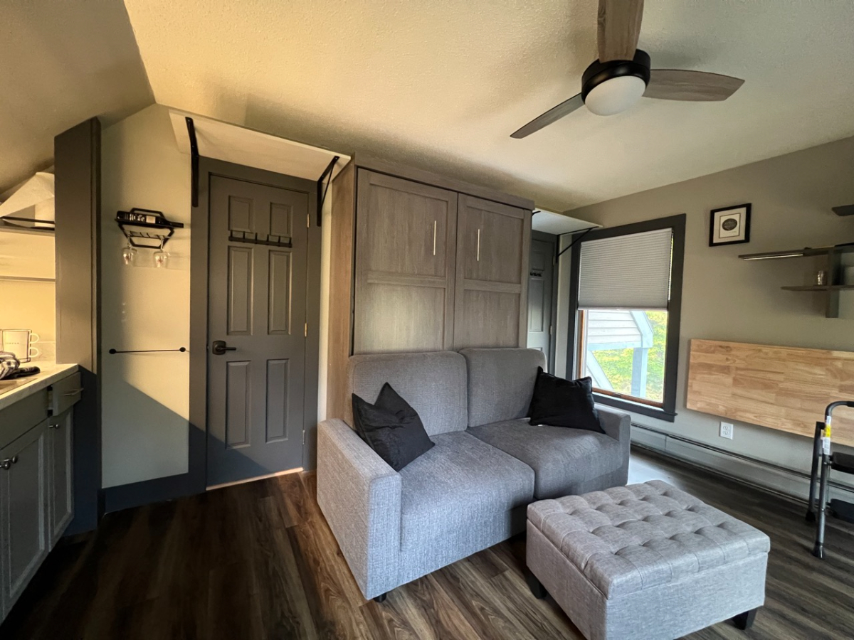 Recently Renovated Quiet Studio - Photo 3