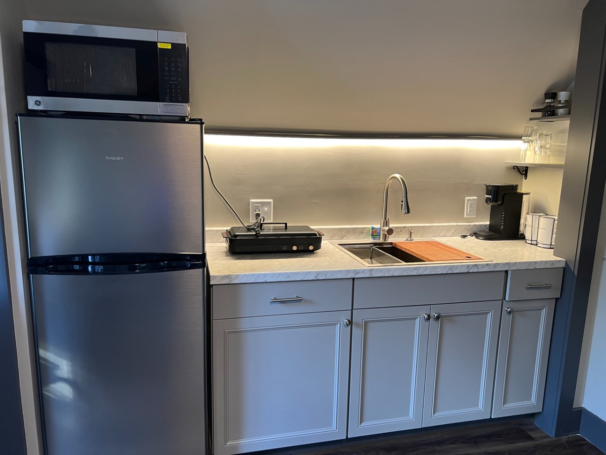 Recently Renovated Quiet Studio - Photo 6